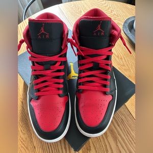 Nike Air Jordan 1 Mid